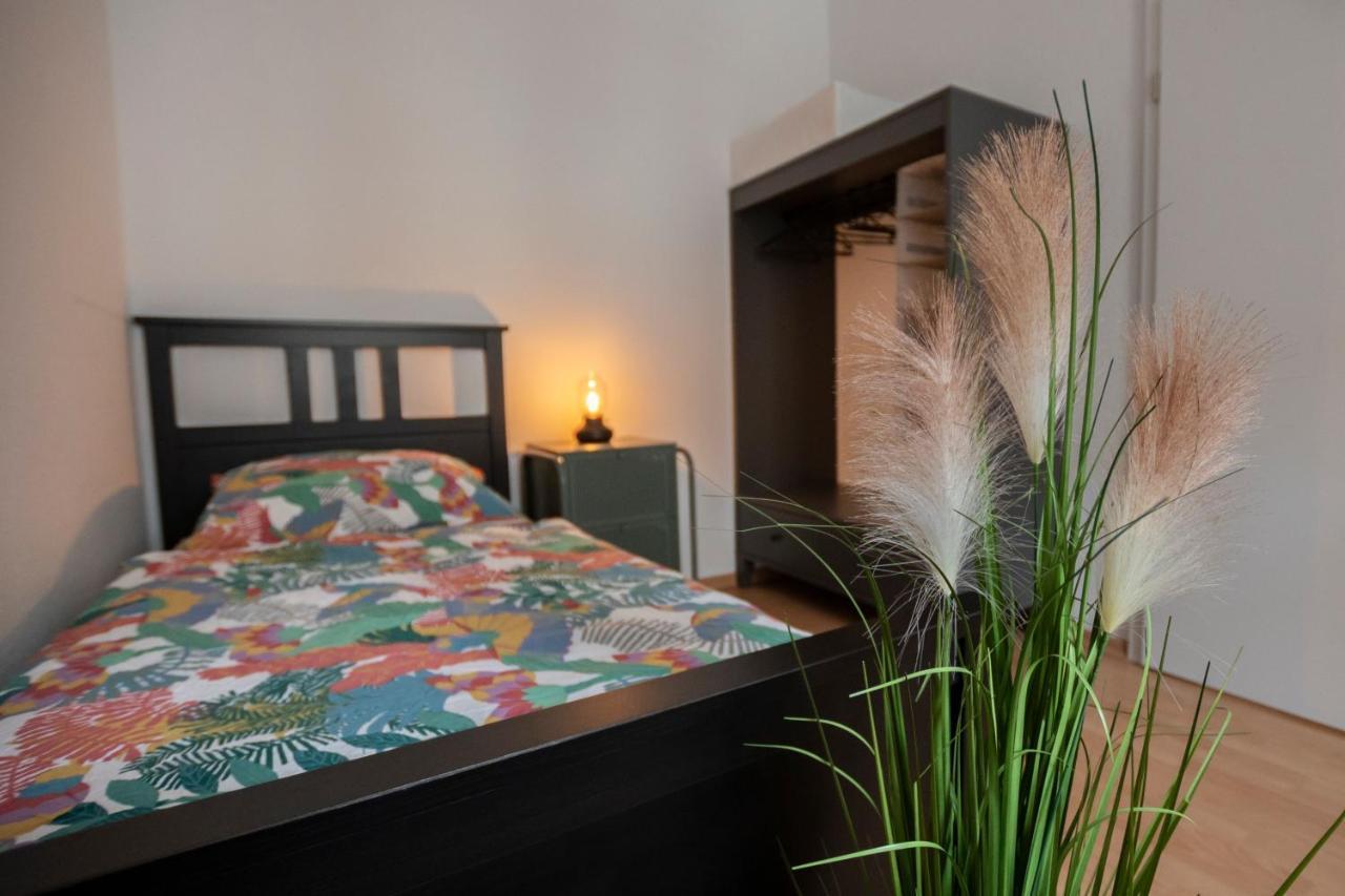 Zwickau Mittendrin, Tolles Balkon-Apartment エクステリア 写真