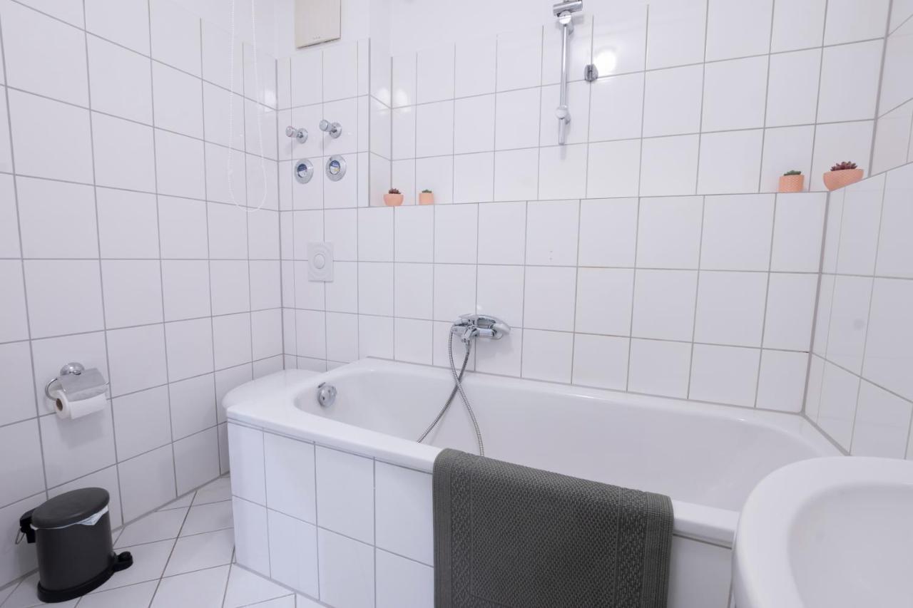 Zwickau Mittendrin, Tolles Balkon-Apartment エクステリア 写真